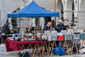 Commercio su aree pubbliche, partecipazione a mercatini dell'antiquariato e del collezionismo